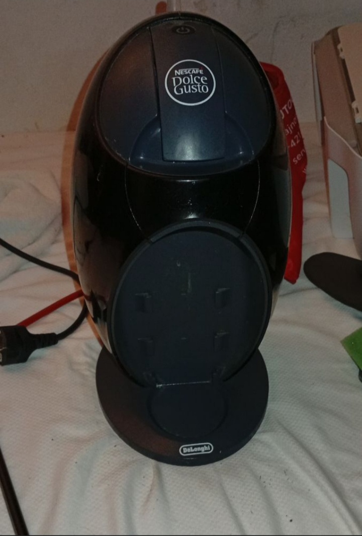 kávovar NESCAFÉ Dolce Gusto Oblo od De'Longhi (alebo Krups)