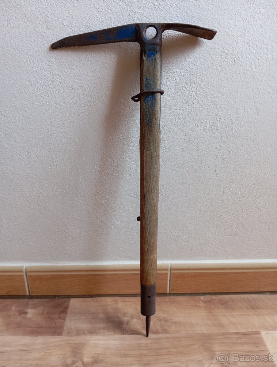 Predám starý horolezecký cepín