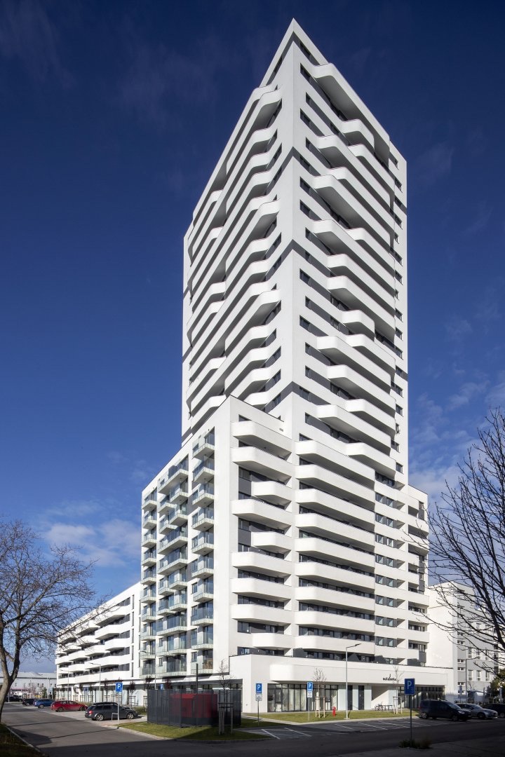 Prenájmem vnútorne garazove státie v bytovom dome Matadorka