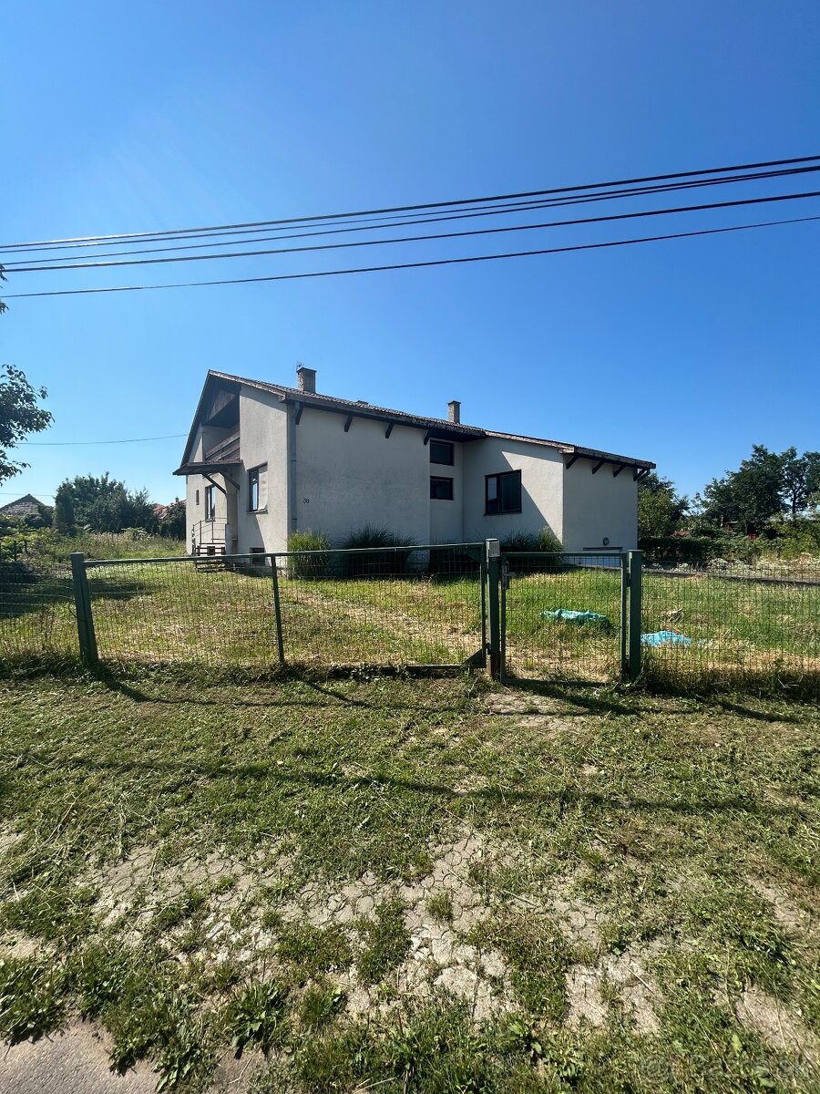 Priestranný rodinný dom -Hraň PREDAJ