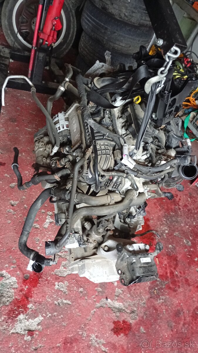 Predám na škoda Octavia 4 motor 1.0tsi prevodovka 6 manual