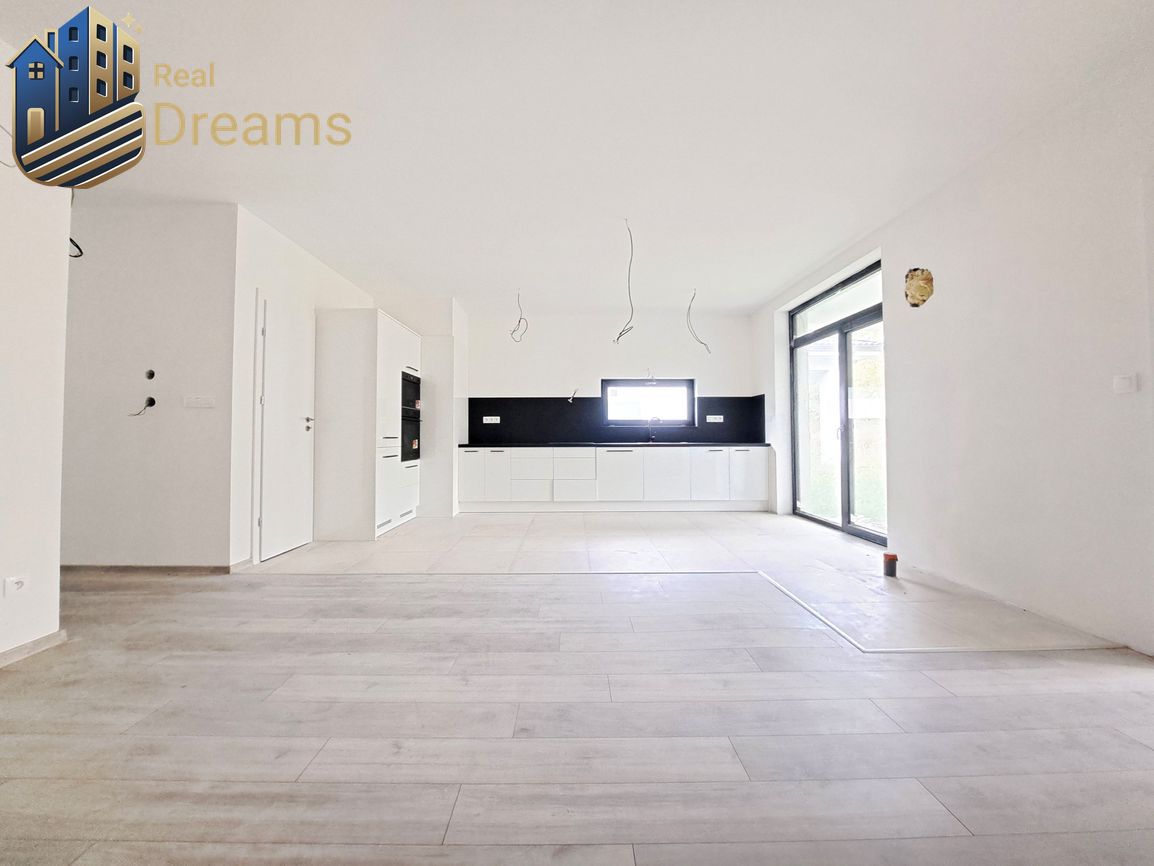 Priestranné novostavby 4-izbových rodinných domov v meste Ša