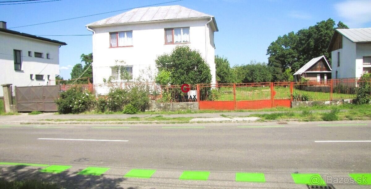 Veľký slnečný investičný pozemok s rodinným domom – Michalov