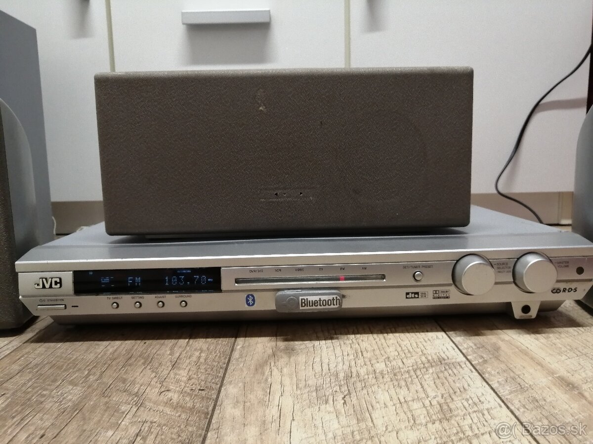 Bluetooth JVC zosilovac