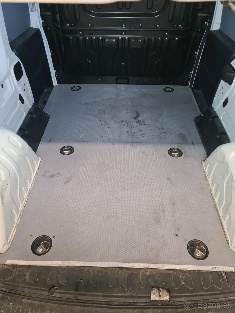 Sortimo protišmyková podlaha Doblo / Combo