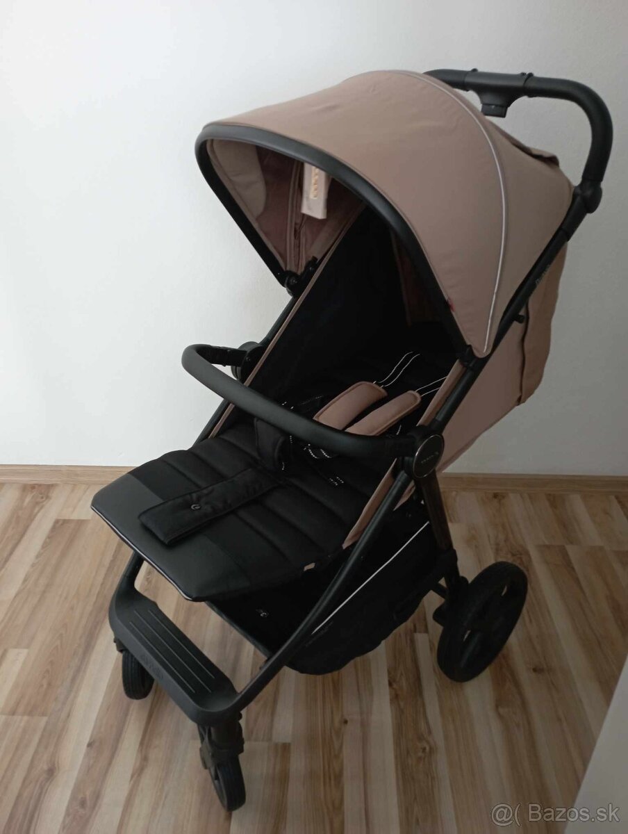 Športový kočík Carrello Bravo Plus