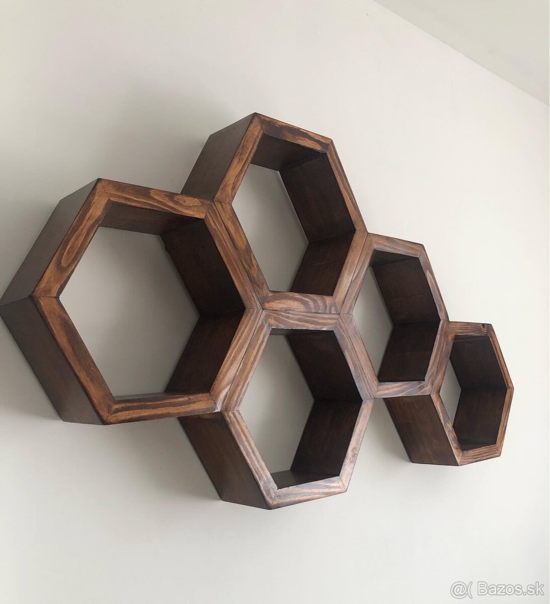 Hexagonová polica