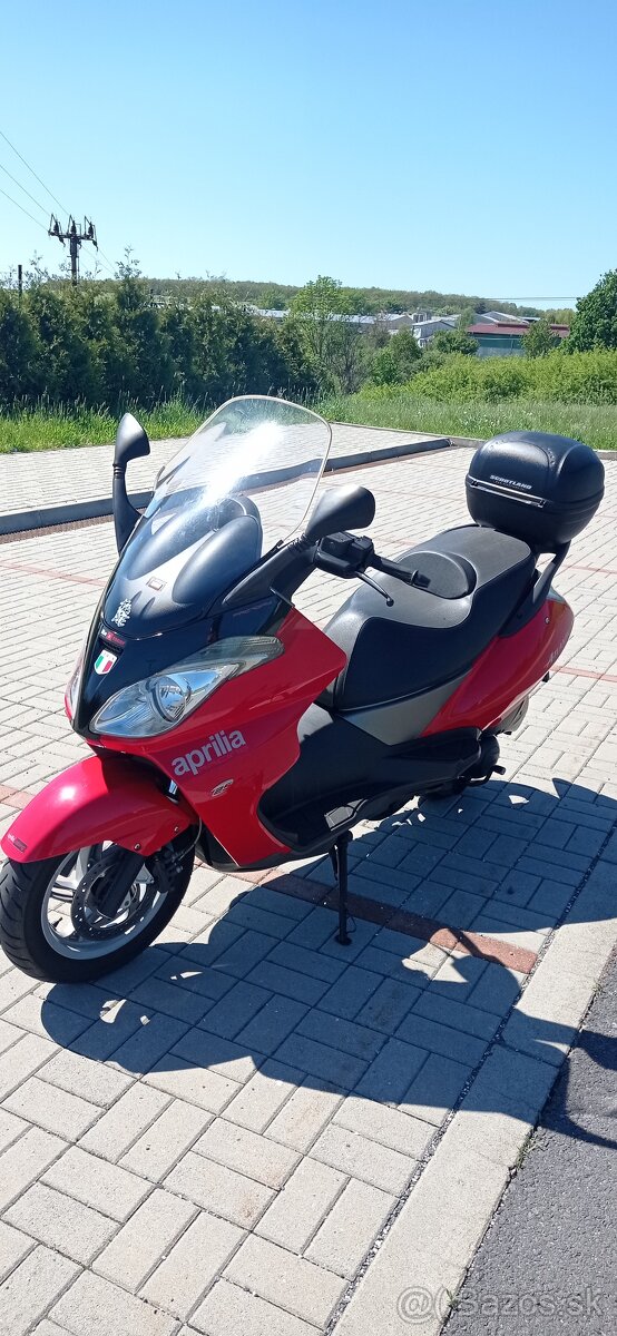 Maxi scooter Aprilia Atlantic 125