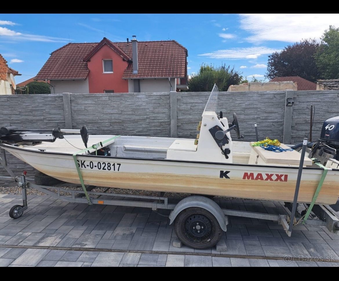 Motorový čln +sonar + vozík