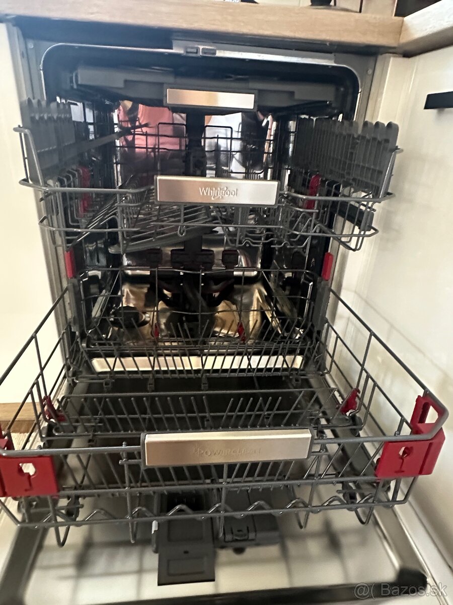 Umývačka riadu Whirlpool model W1030540 PELG v záruke