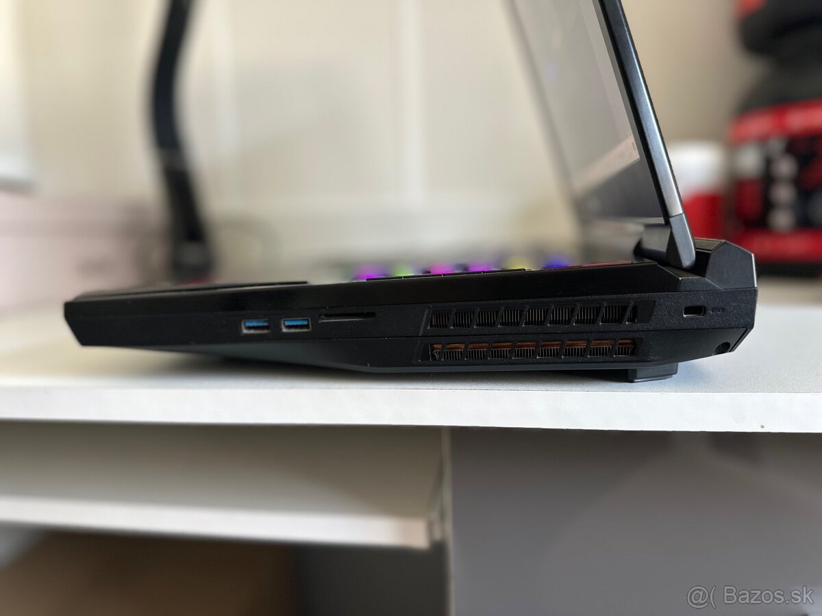 MSI GT75VR 7RF-005CZ Titan Pro