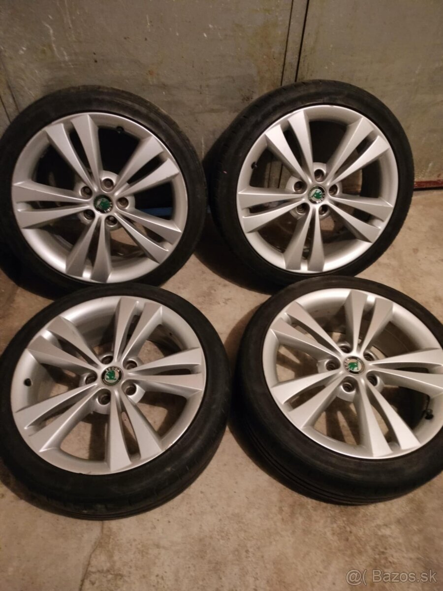 4ks alu disky orig. Škoda 5x112 R18 pneu 225/40 r18
