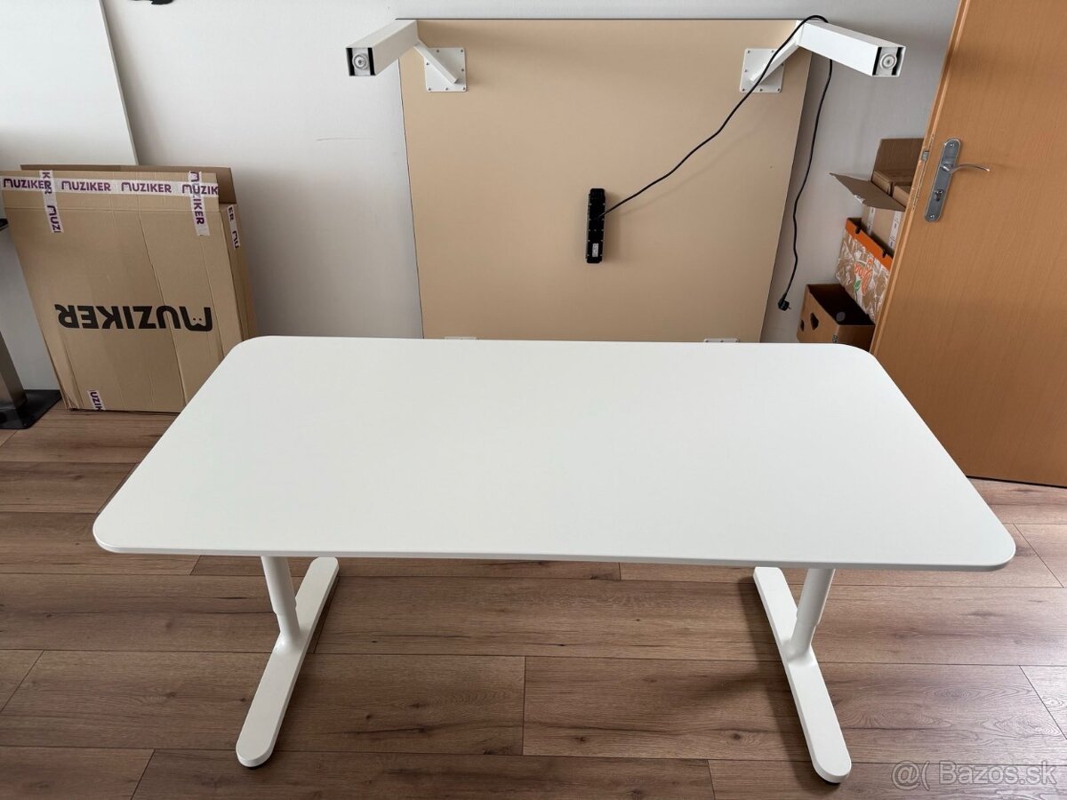 Predám kancelársky stôl IKEA – biely, ako nový