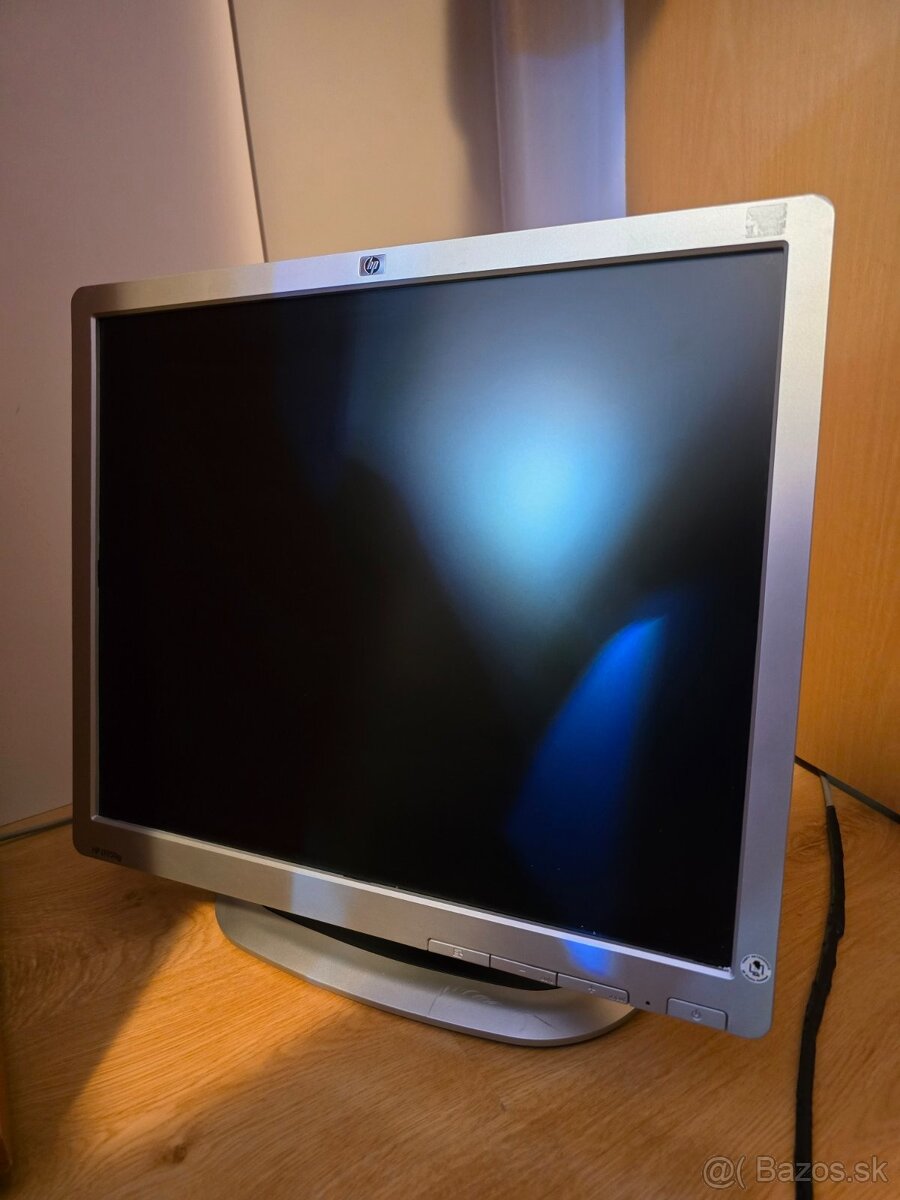 Monitor HP L1950g 19" LCD funkčný