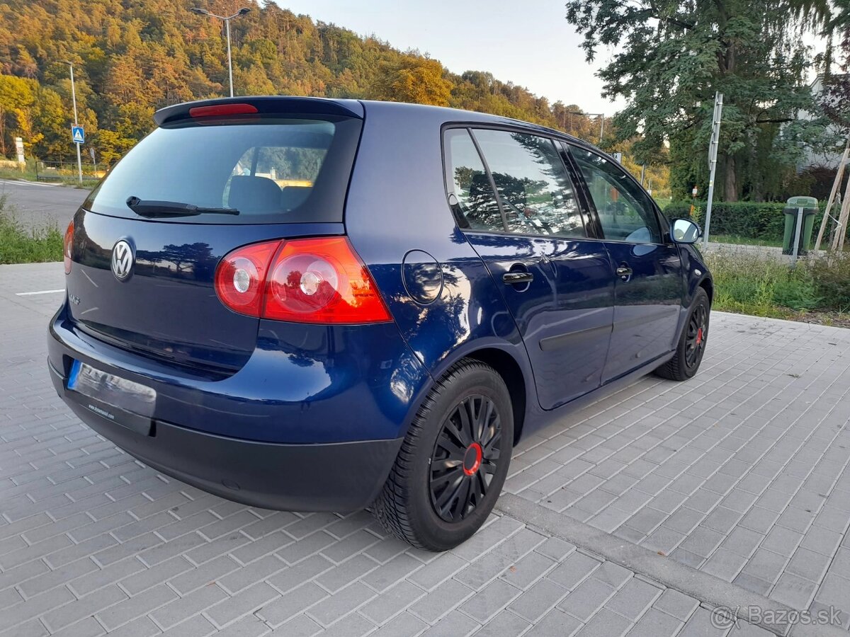 Volkswagen Golf 5 1.6 benzín 75Kw,R.v.2006,Comfort
