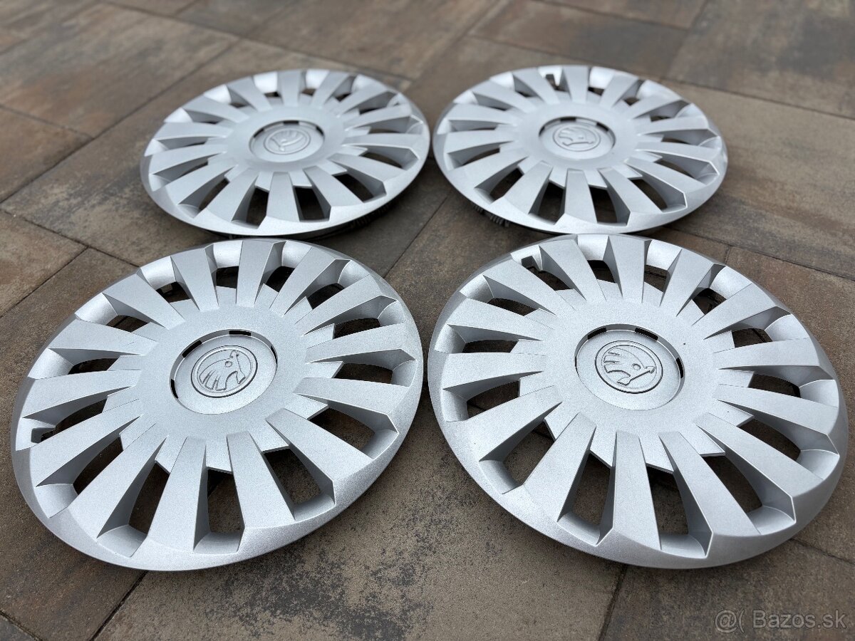 PUKLICE ORIGINÁL SKODA R16 TOP
