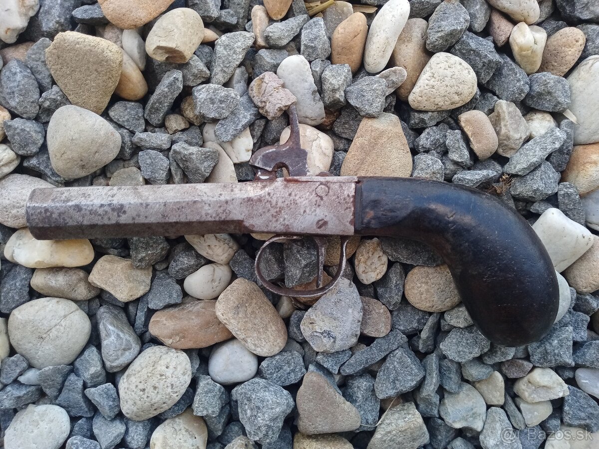 Perkusny pištoľ zrejme cestovny 18 či 19 storočie