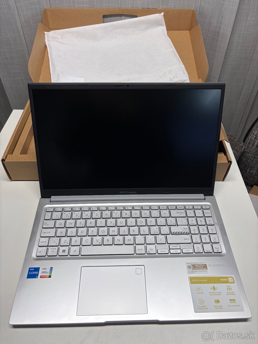 ASUS Vivobook X1502V - nový
