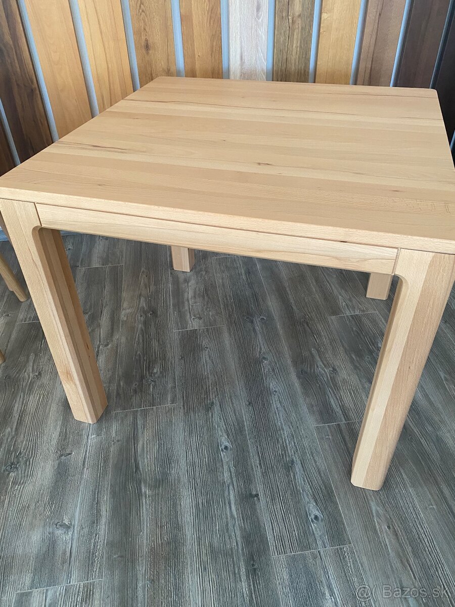 Bukový nerozťahovací stôl