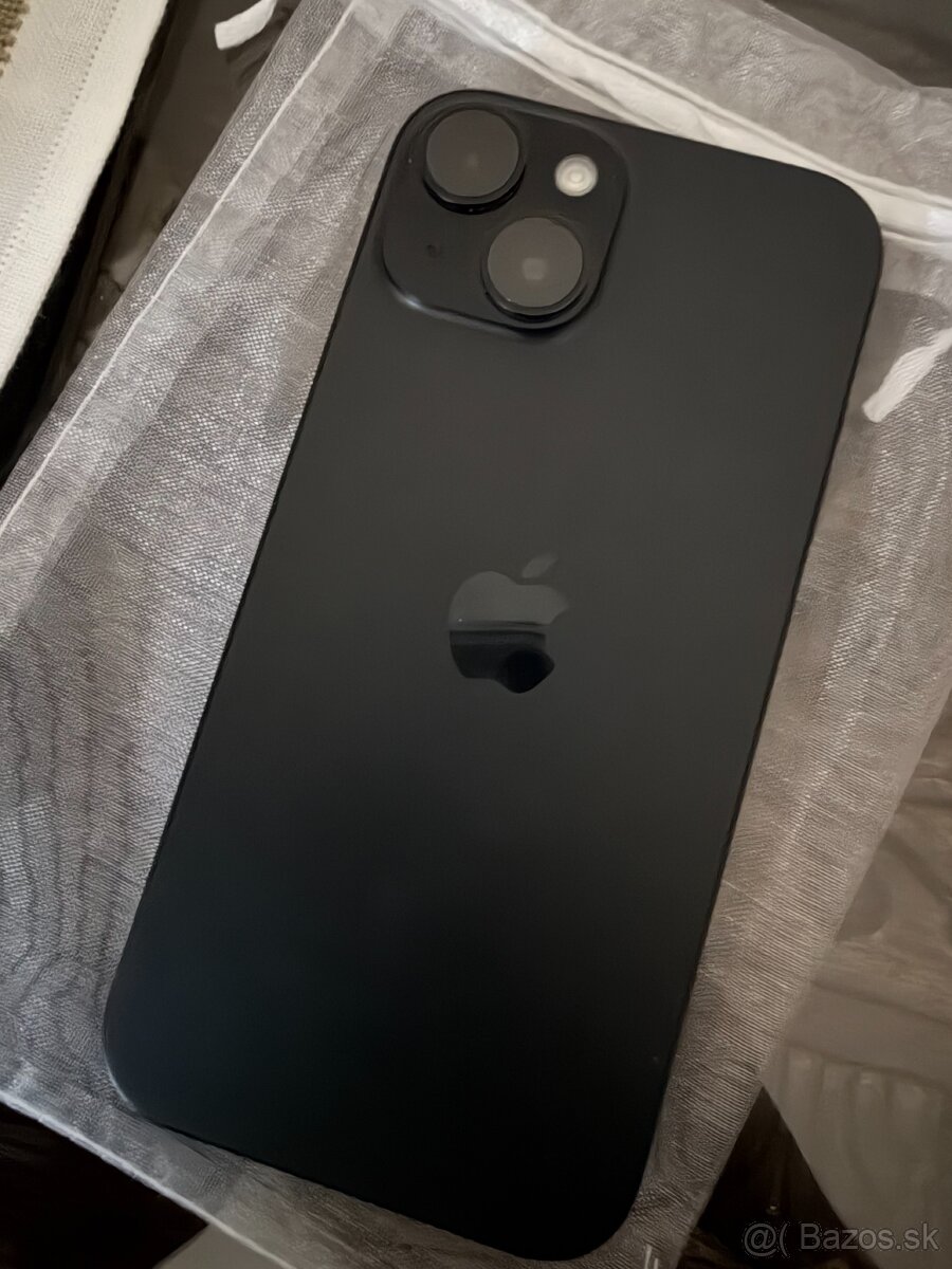 Predám iPhone 15