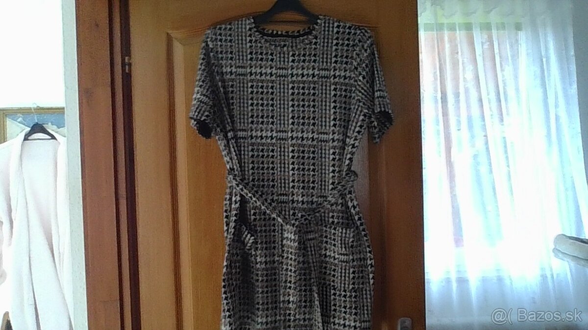 šaty 42