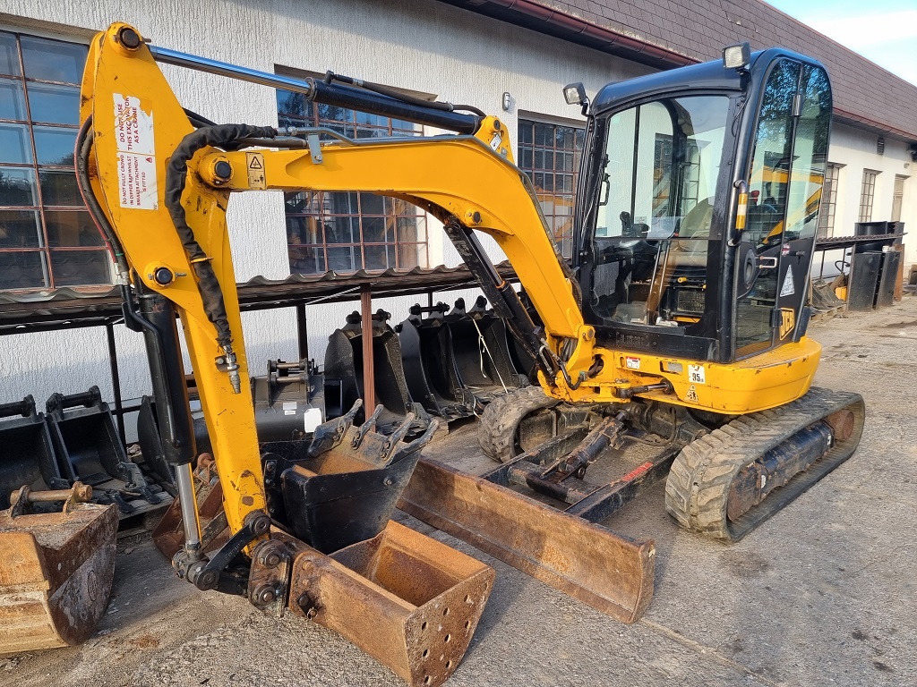 JCB 8030 - 2000mth - po servisu TOP stav