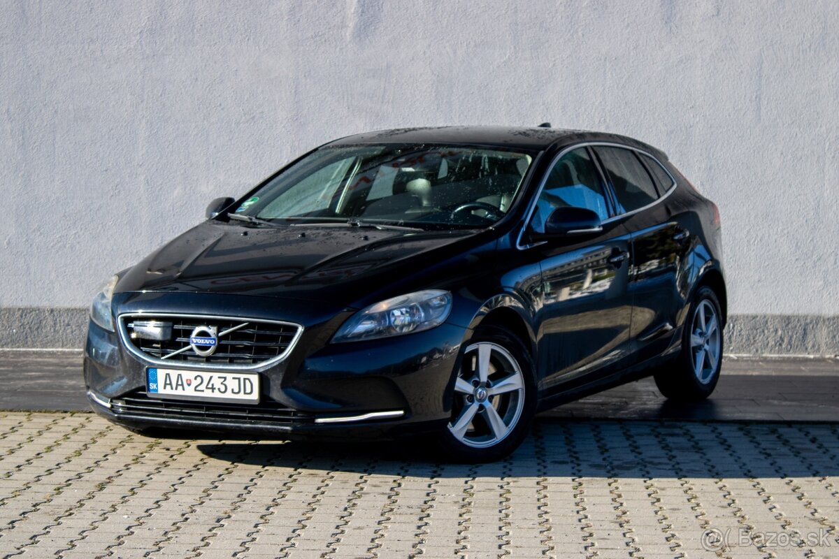 Volvo V40 D4 2.0L Drive-E Momentum