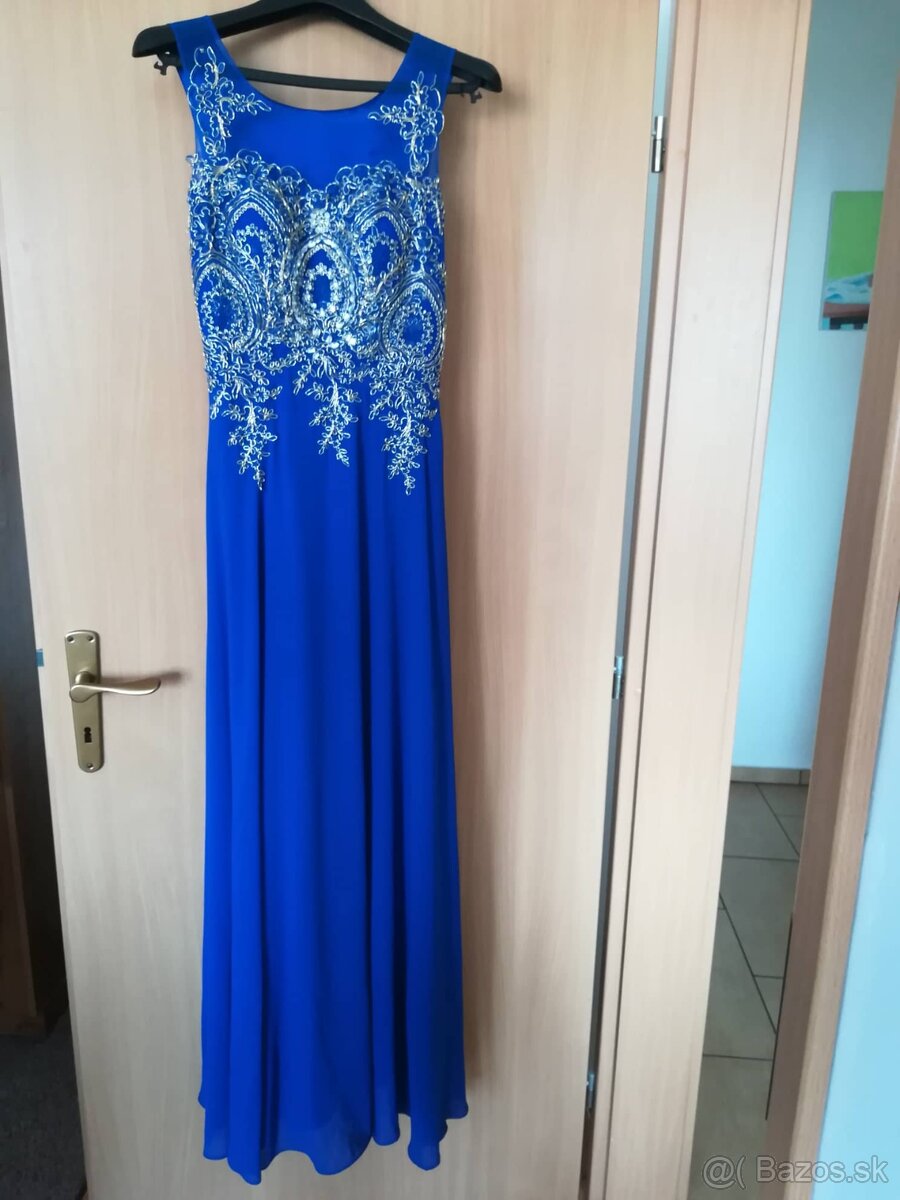 Modré šaty v top stave