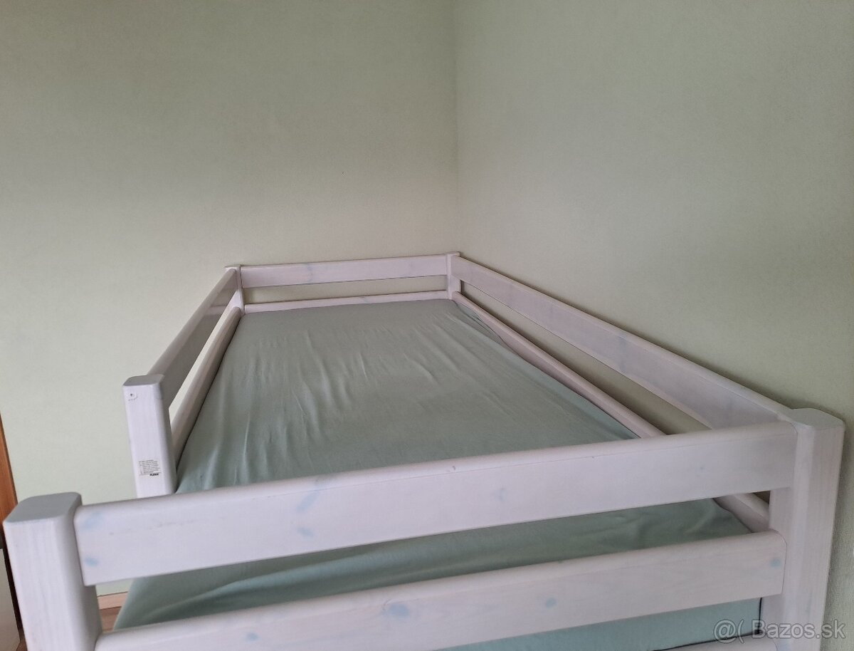 Flexa posteľ s odnímateľnou 3/4 zábranou + matrac