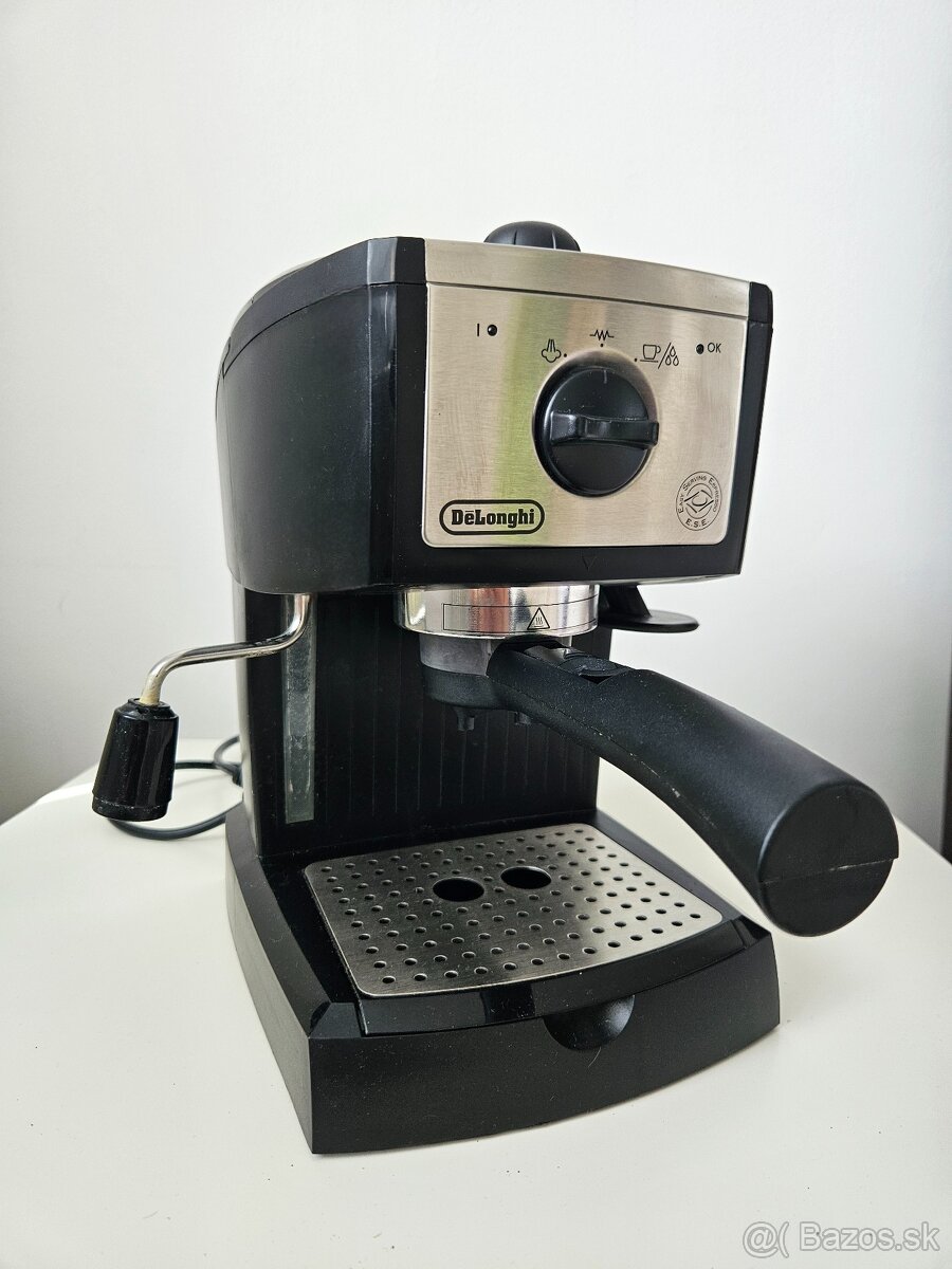 Kávovar Delonghi EC156.B