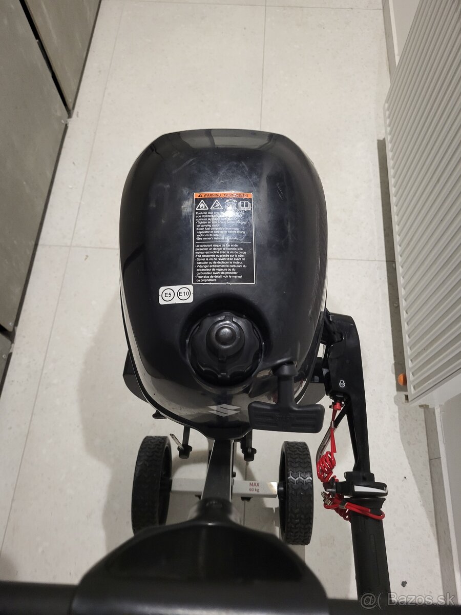 Zavesny 2,5 hp motor Suzuki
