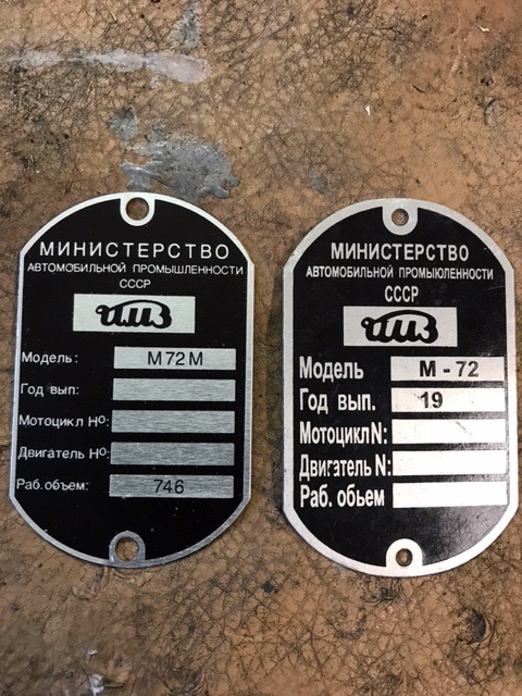 Výrobný štítok na sovietske moto M 72 2 kusy