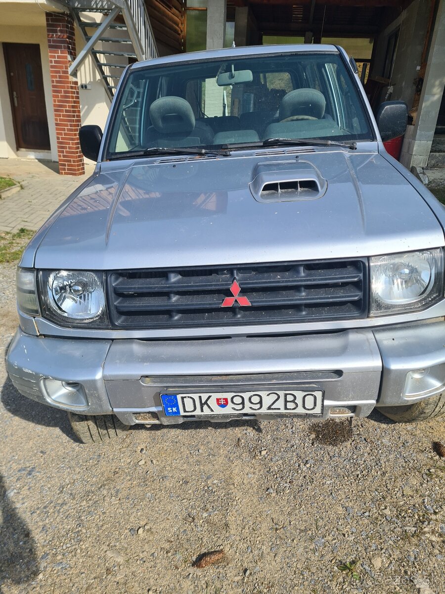 Mitsubishi pajero 2,5