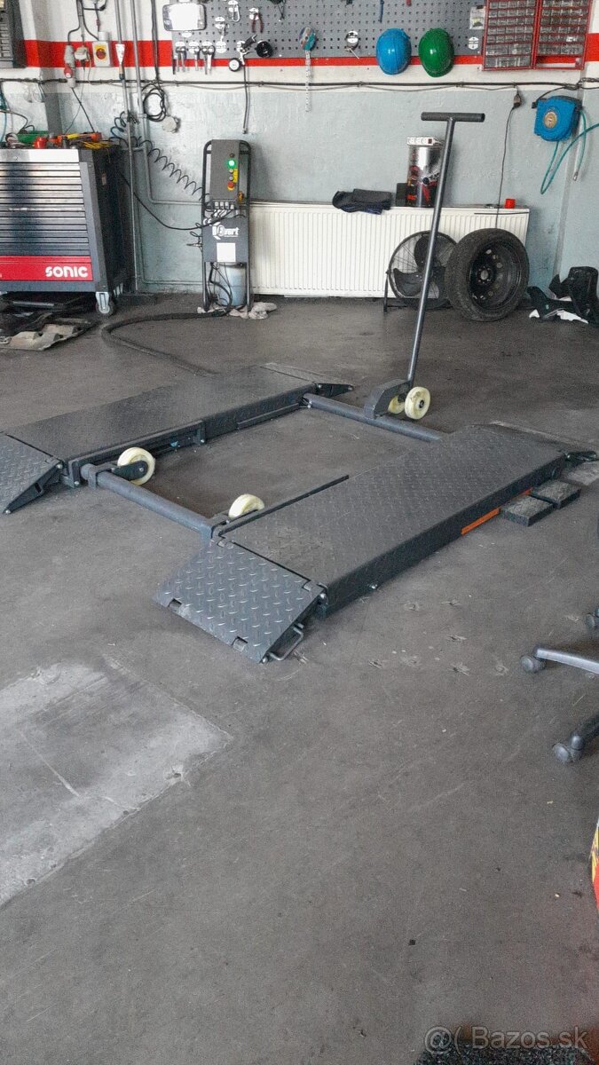 Predam zdvihak noznicovy do 3 ton