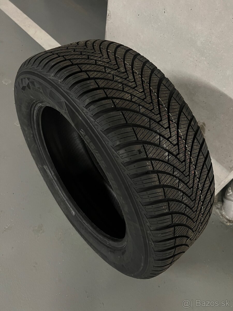 Kumho Solus 255/55 r19 DOT2022 pneu