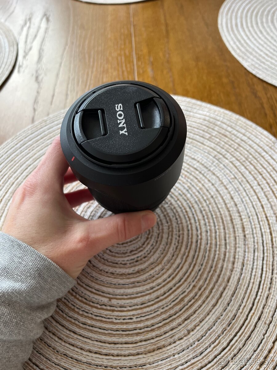 Objetív SONY FE 28-70 mm F3,5-5,6 OSS