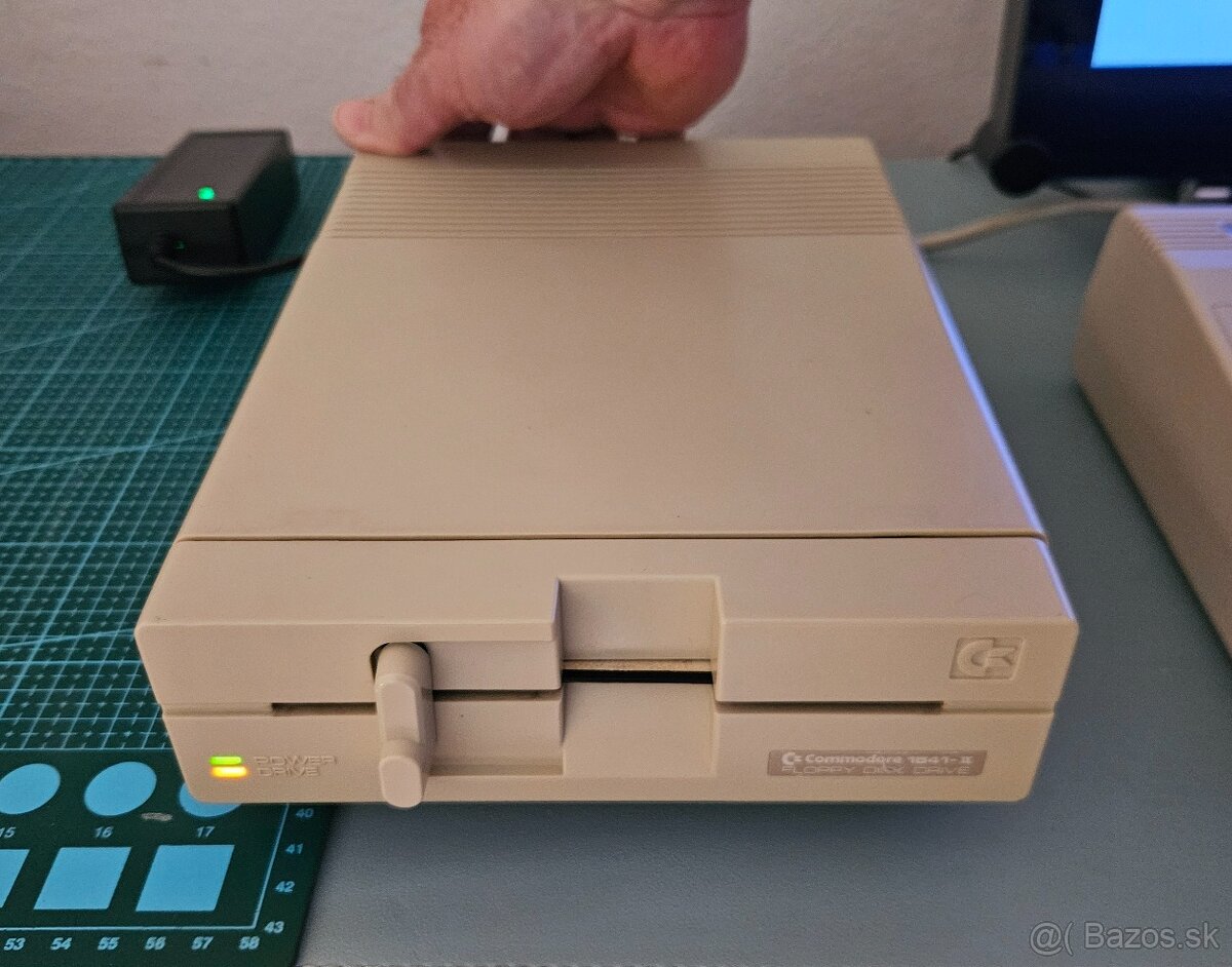 Commodore 1541-II disketová jednotka Commodore 64 renovovaná