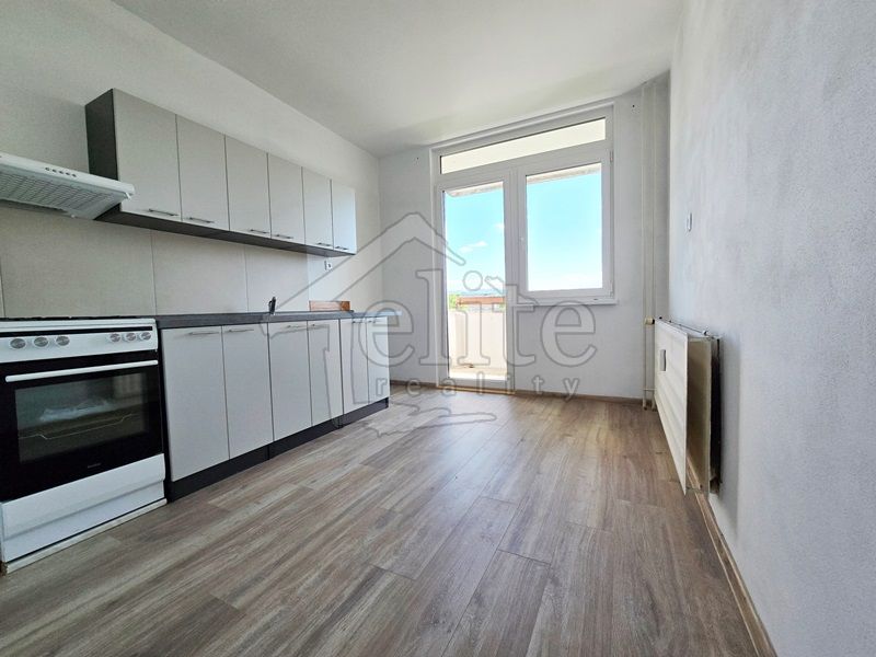 Prenájom, Byt/3-izbový (RE01031333)