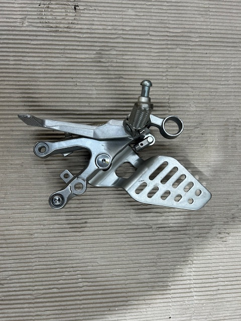 Stupačky Yamaha R6 2008+