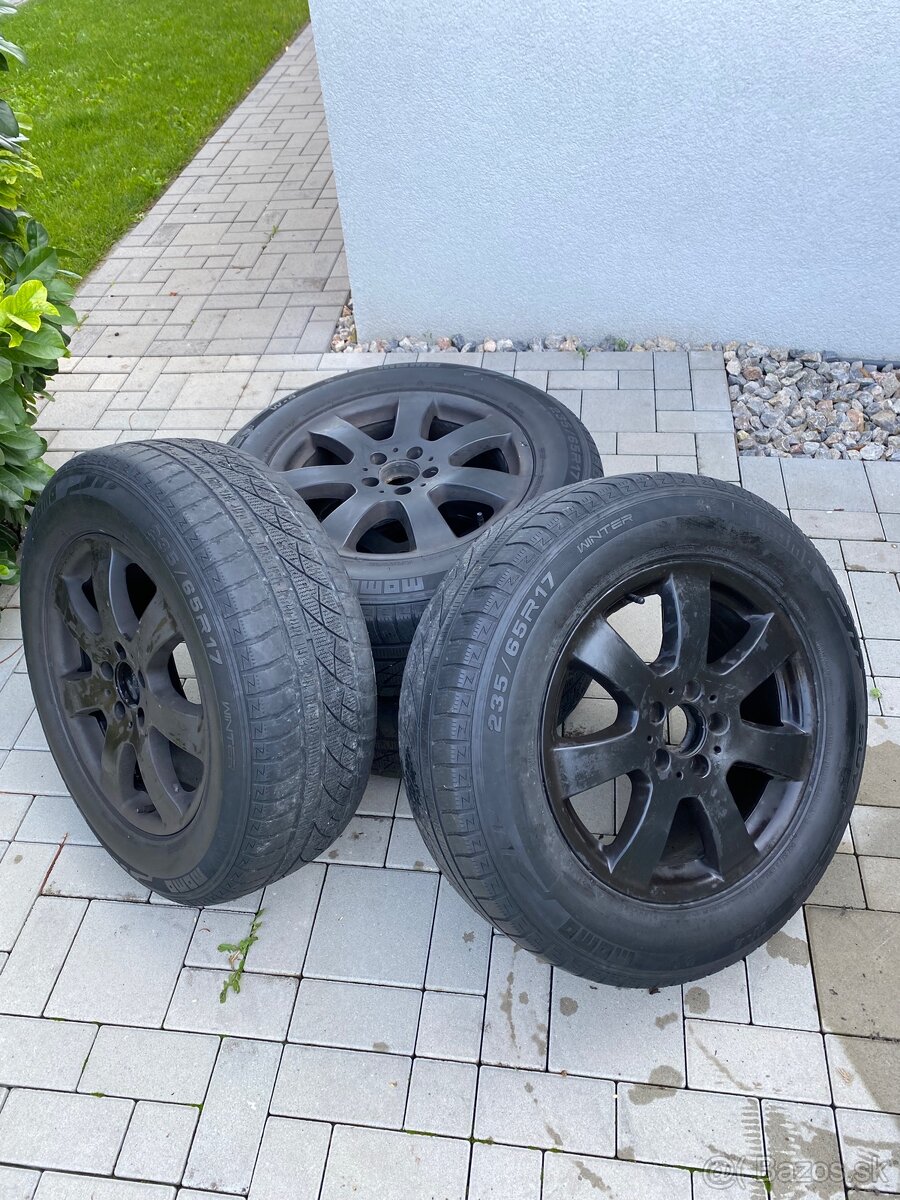 Mercedes R17 235/65