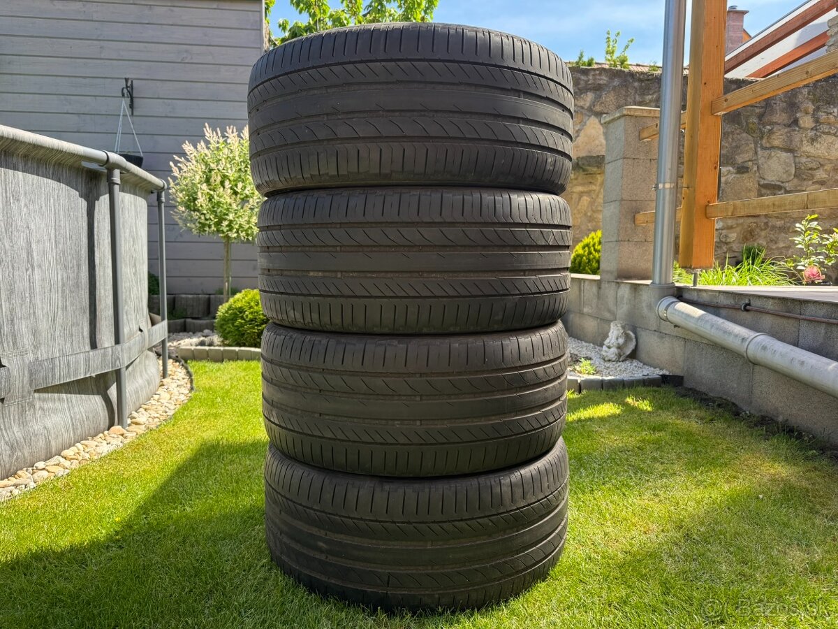 295/40 R22