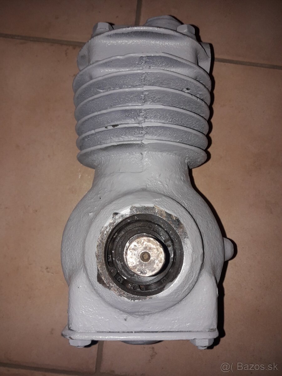 kompresor typ 706 1956 čislo 513 D