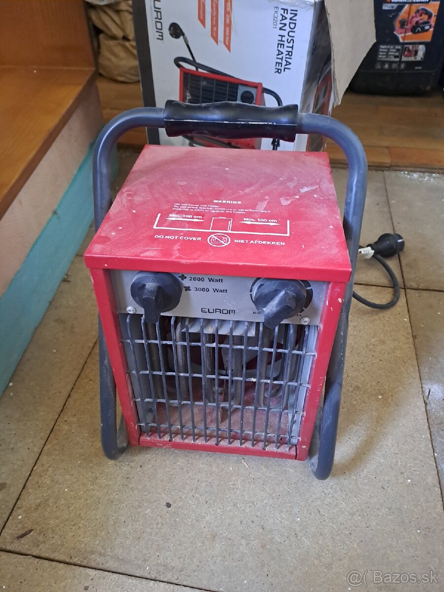Teplovzdušný ventilátor - elektrický ohrievač