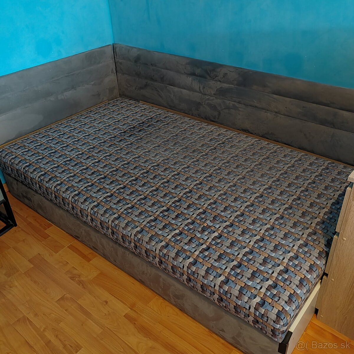 Posteľ