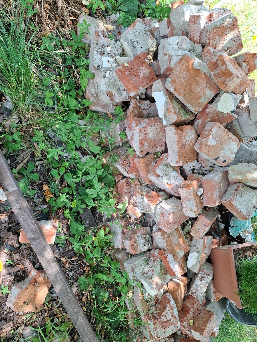 Tehly zdarma za odvoz