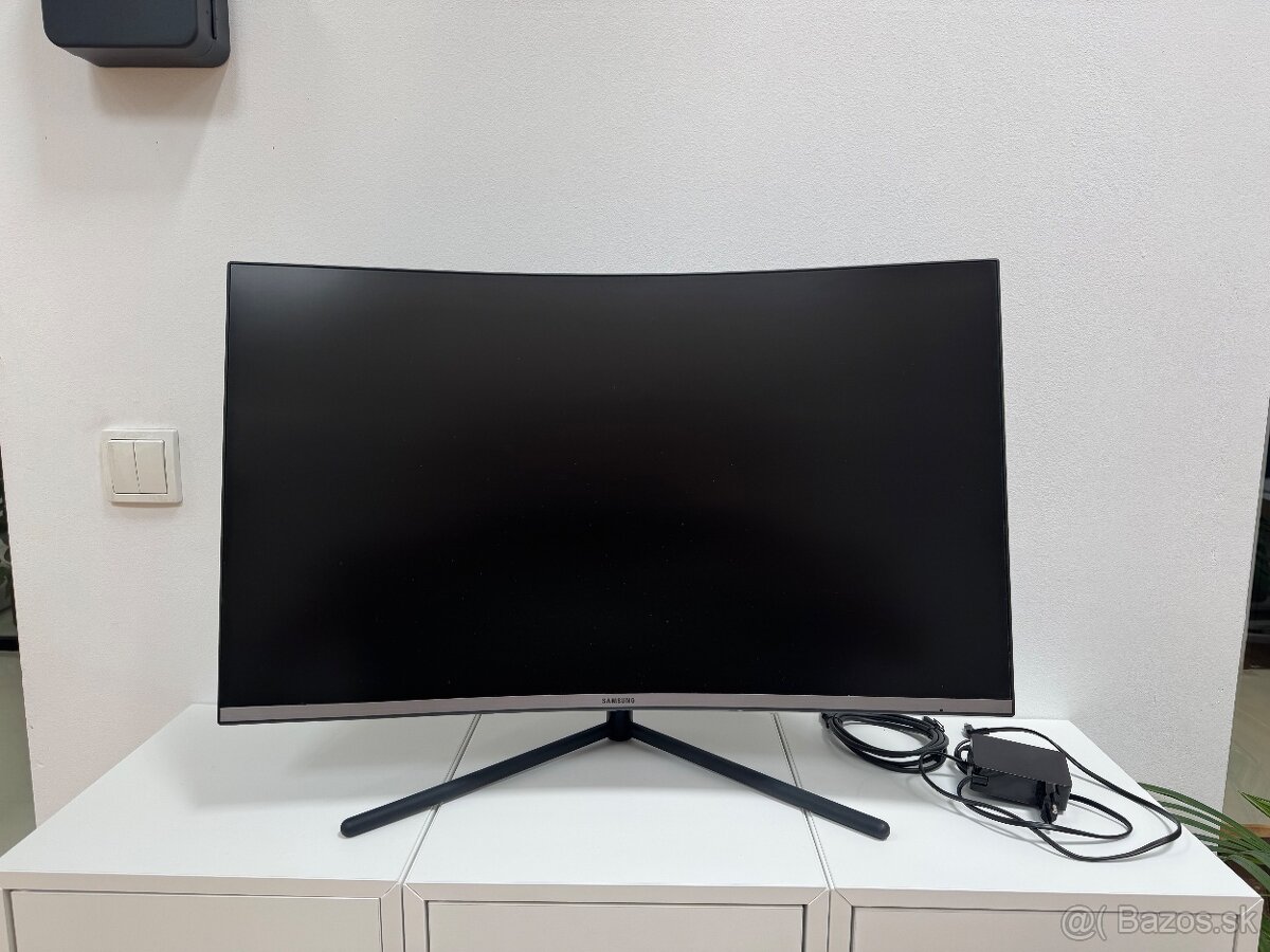 4K 32" UHD monitor Samsung