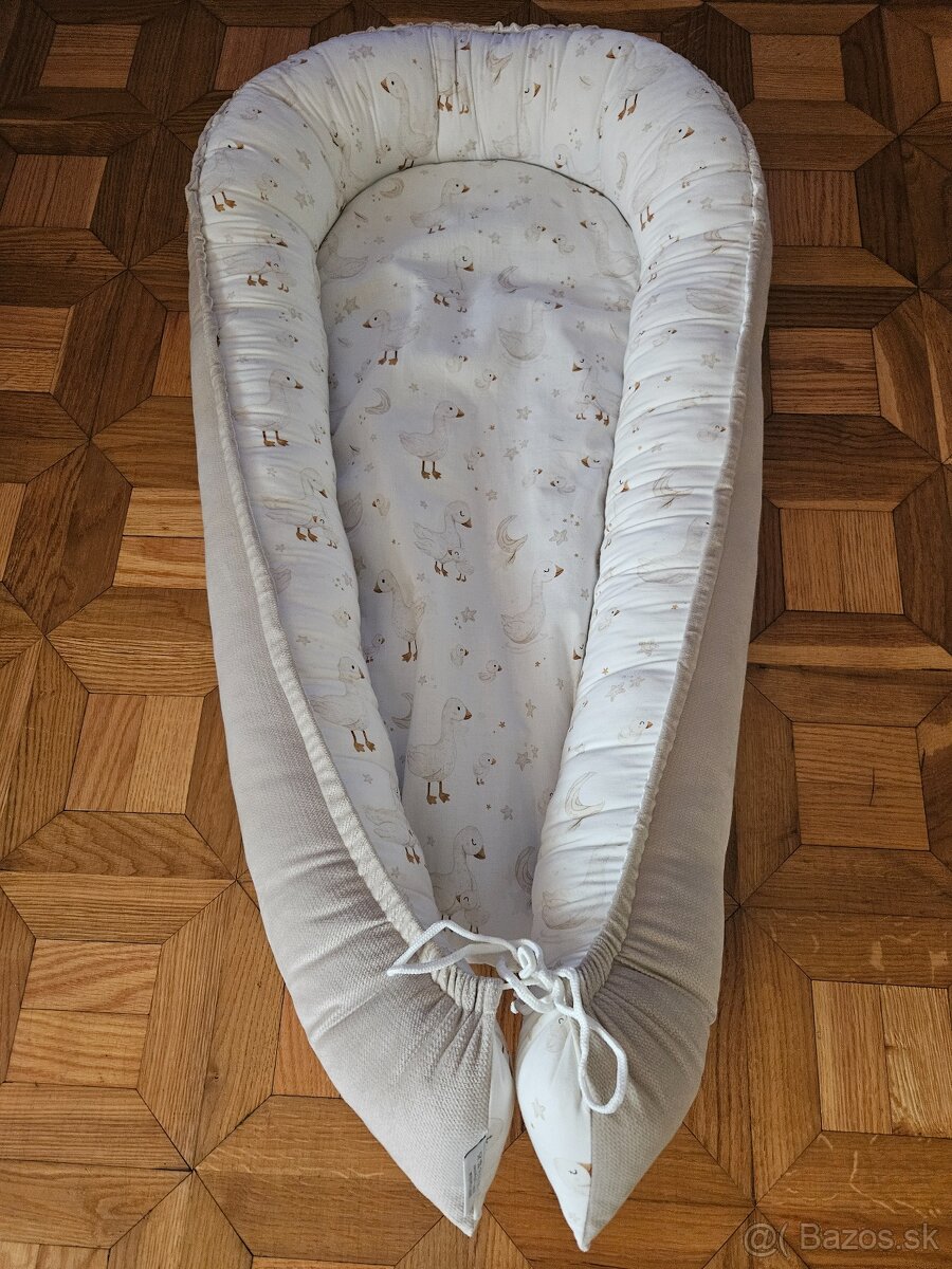 Hniezdo pre bábätko zn. Abbylandia - ručne šité