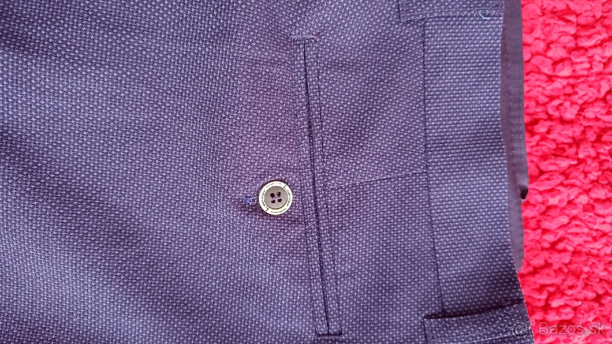 Panske tmavomodré nohavice : pás 102cm .