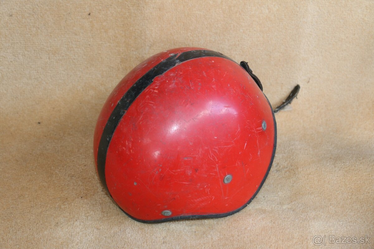 Stará detská helma - motocykel