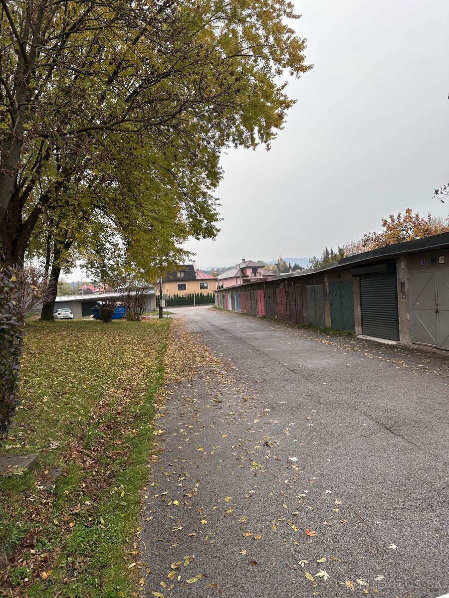 Garaz v Brezne-v meste